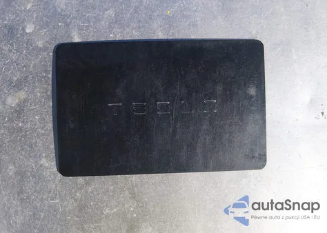 2021 Tesla Model 3 Standard Range Plus Rear-Wheel Drive z USA, uszkodzony, nr VIN 5YJ3E1EA6MF067859